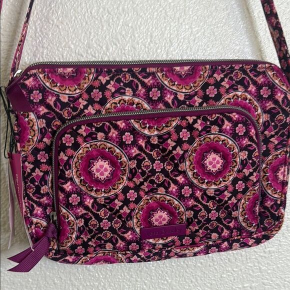 NWT- Vera Bradley- Pink Patterned RFID Twill Women's HIPSTER purse - Picture 4 of 8